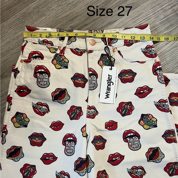 Wrangler Barrel 652 High Rise Read My Lips Jeans NWT - Picture 8 of 16